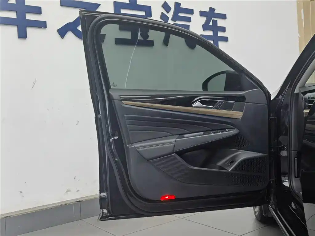 VOLKSWAGEN PASSAT 2021