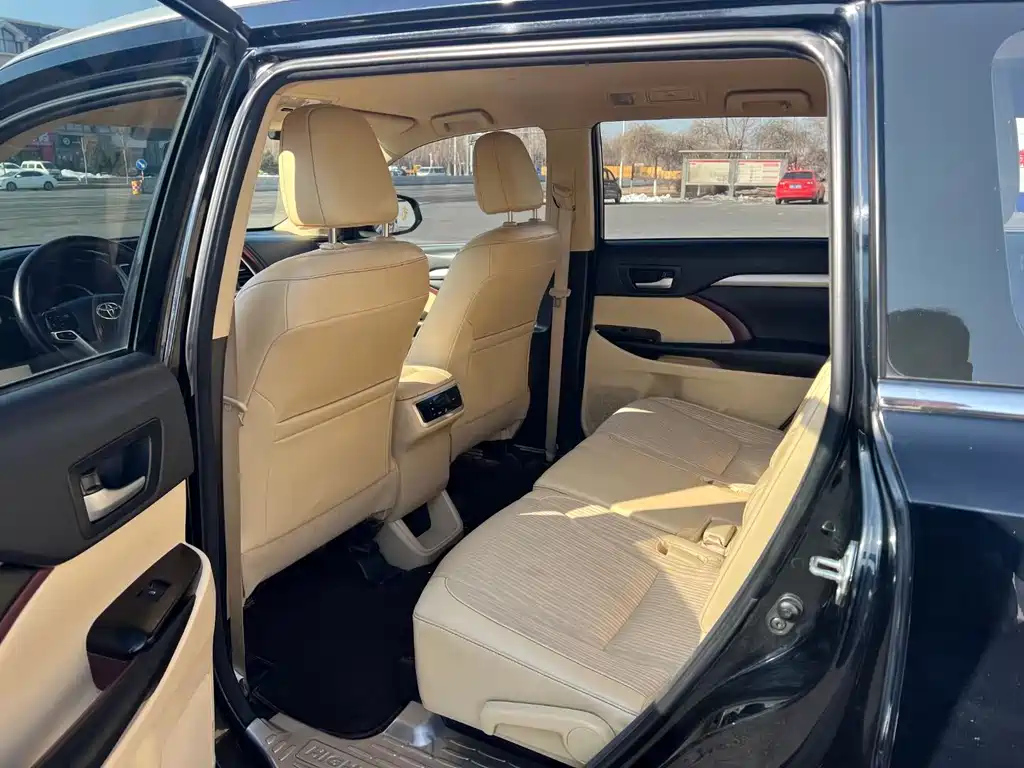 TOYOTA HIGHLANDER 2017