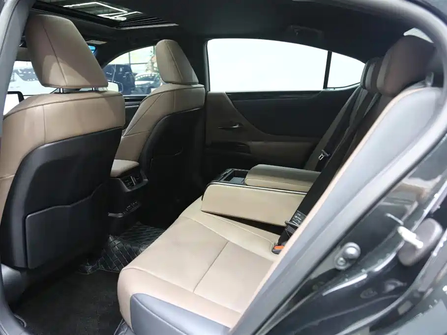 LEXUS ES 2023