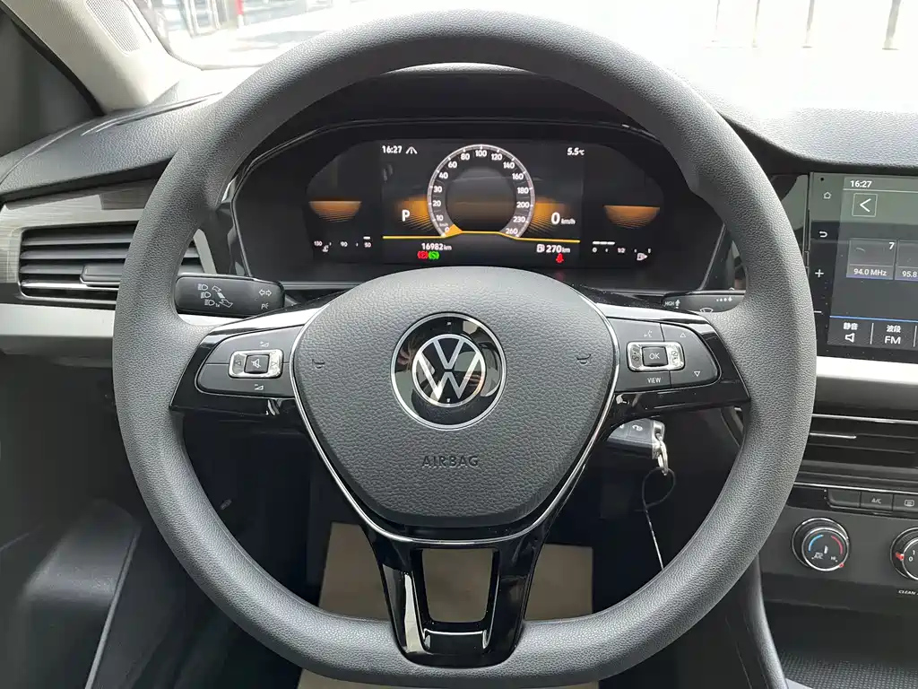 VOLKSWAGEN LAVIDA 2022