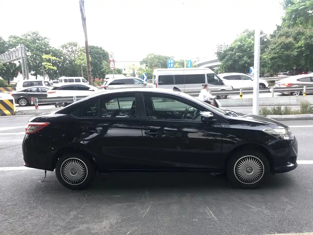 TOYOTA VIOS 2015