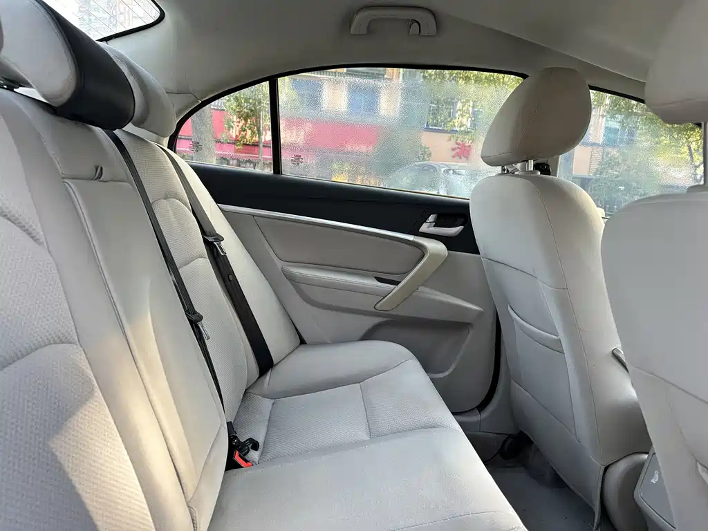 GEELY AUTO EMGRAND 2015
