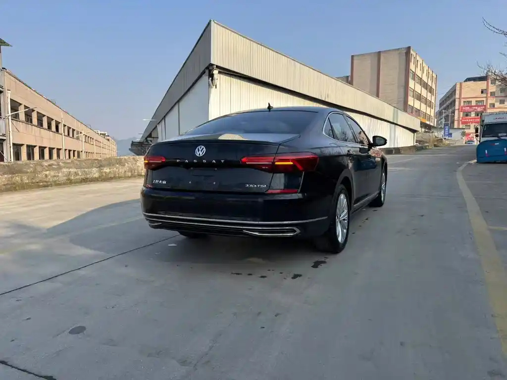 VOLKSWAGEN PASSAT 2019