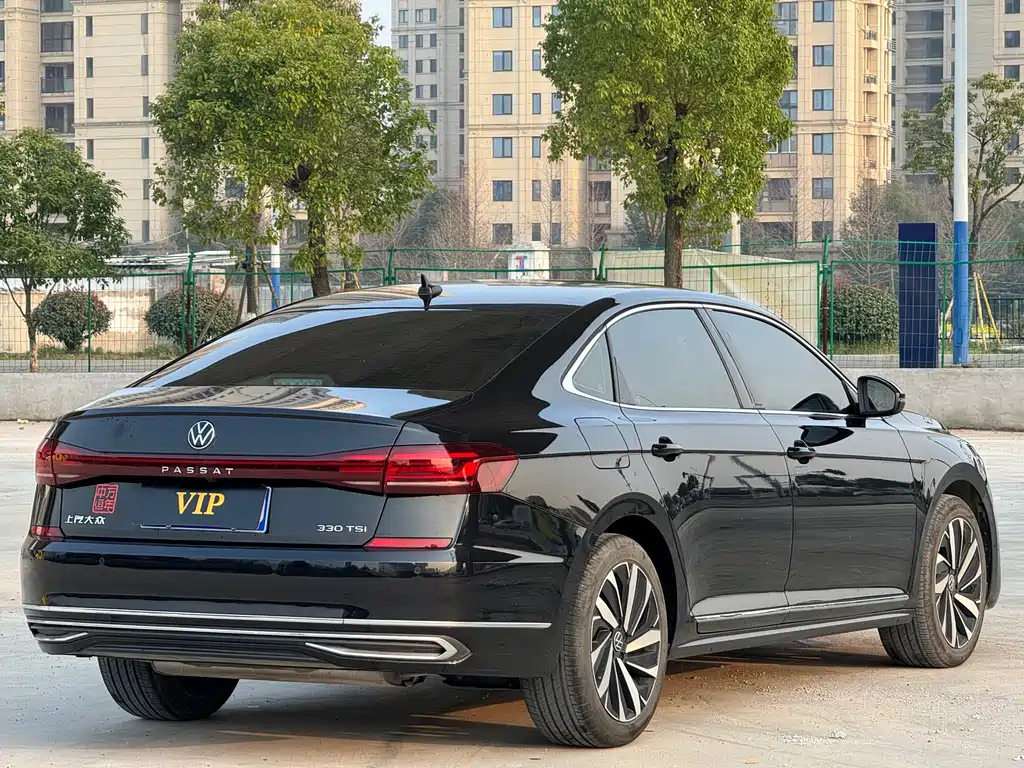 VOLKSWAGEN PASSAT 2022