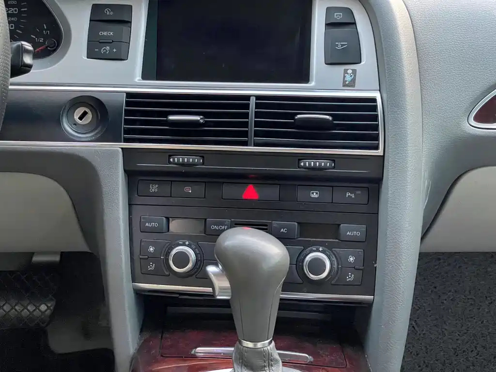 AUDI A6L 2010