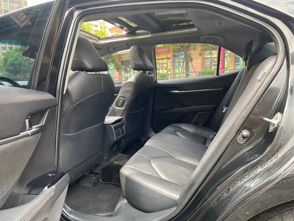 TOYOTA CAMRY 2019