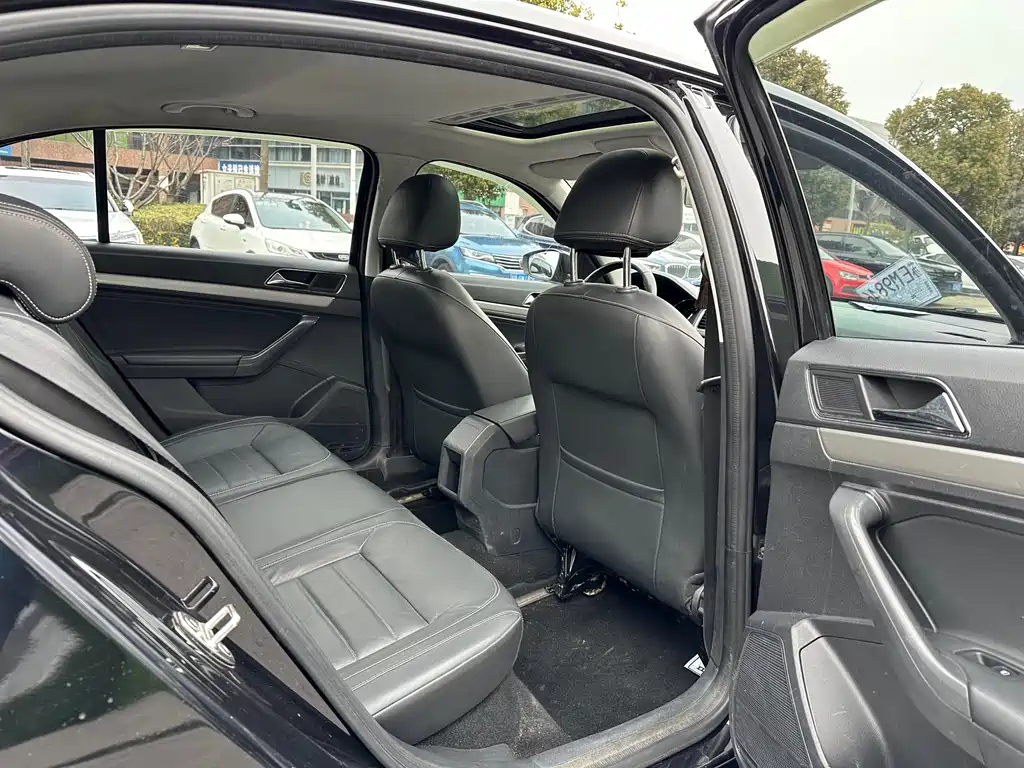 VOLKSWAGEN LAVIDA 2018