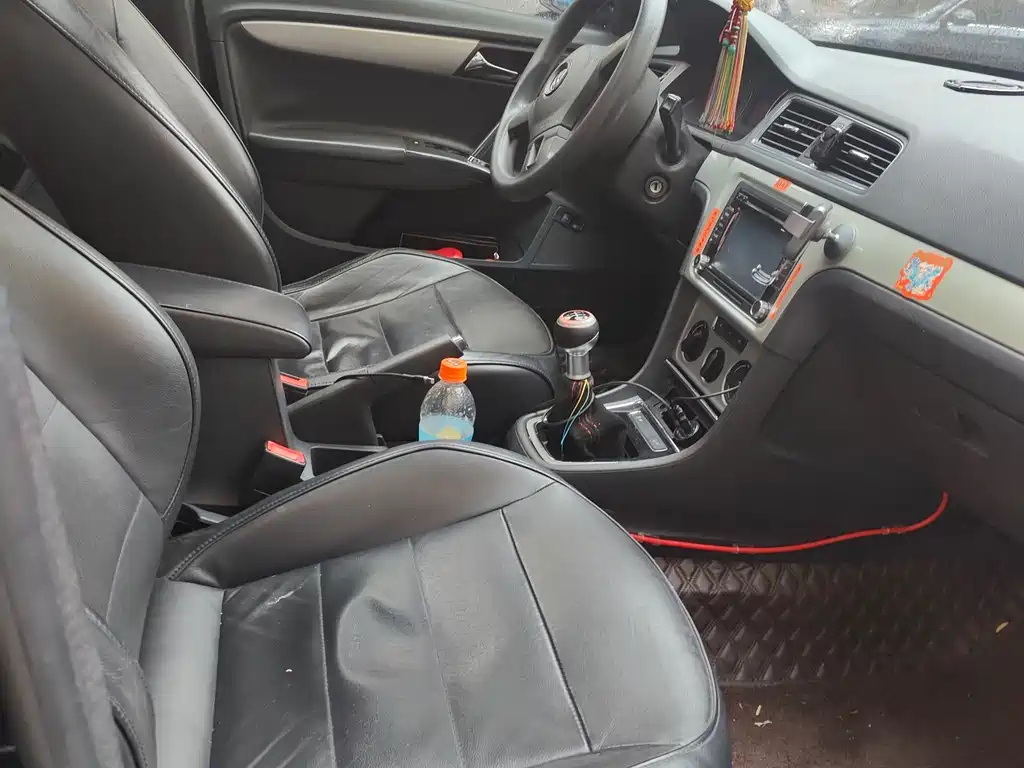 VOLKSWAGEN LAVIDA 2015