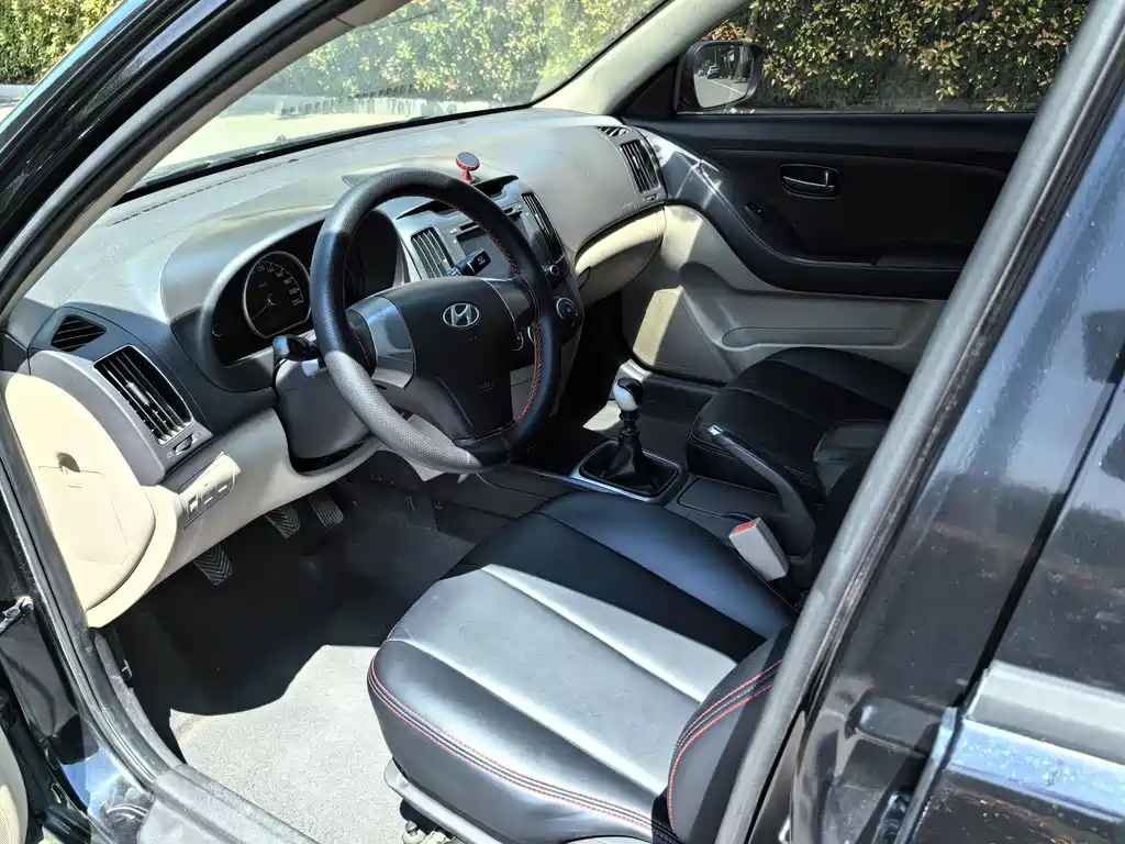 HYUNDAI CELESTA 2012
