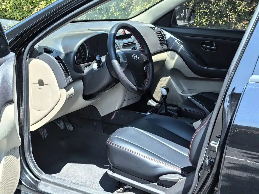 HYUNDAI CELESTA 2012