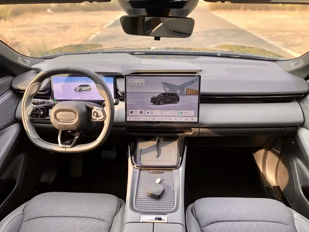 LYNK&CO 08 NEW ENERGY 2024