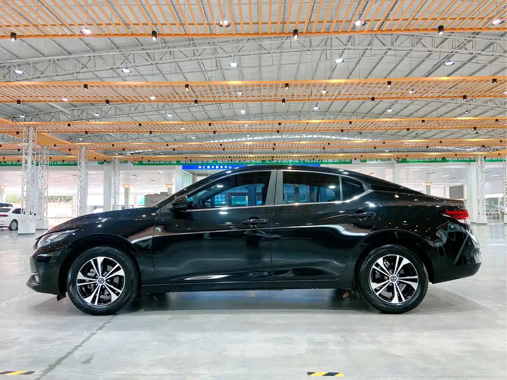 NISSAN SYLPHY 2022