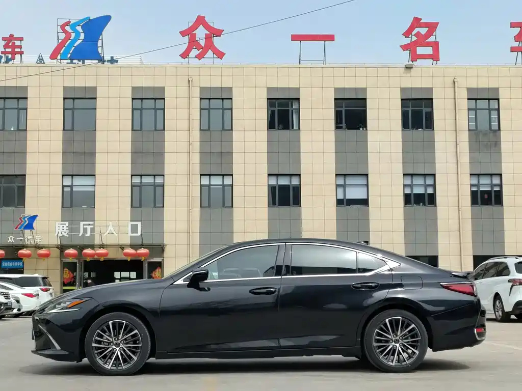 LEXUS ES 2022