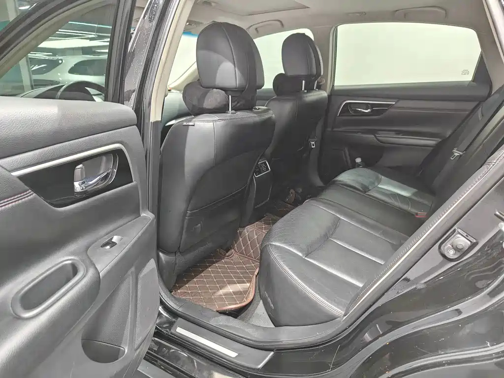 NISSAN TEANA 2017