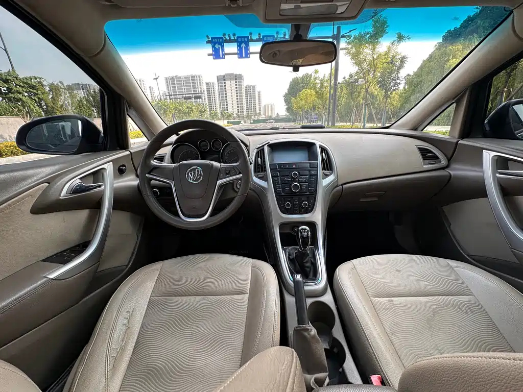 BUICK EXCELLE 2011