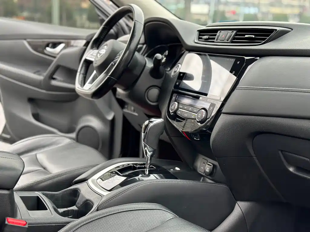 NISSAN X-TRAIL 2019