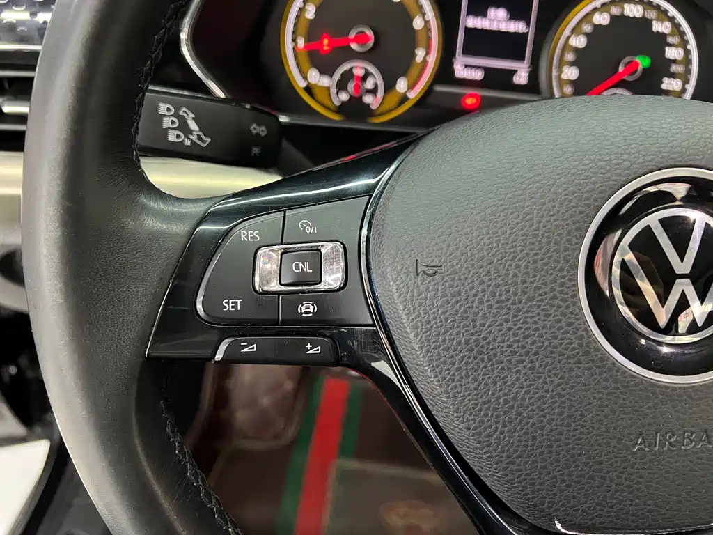 VOLKSWAGEN PASSAT 2021
