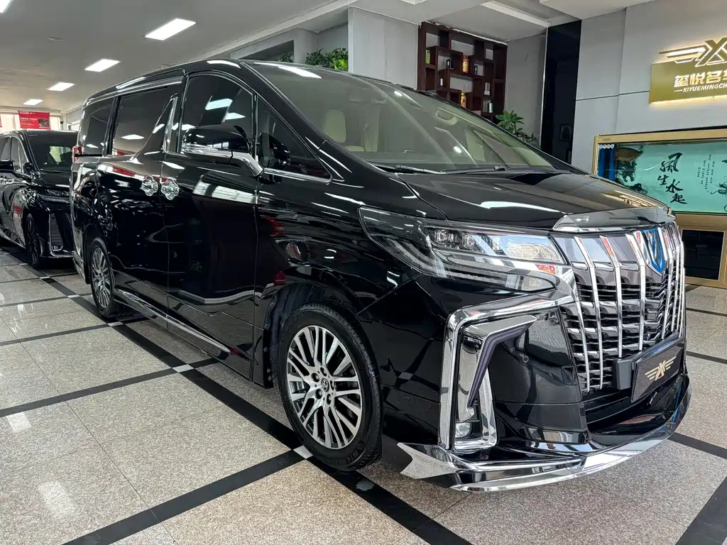 TOYOTA ALPHARD 2017