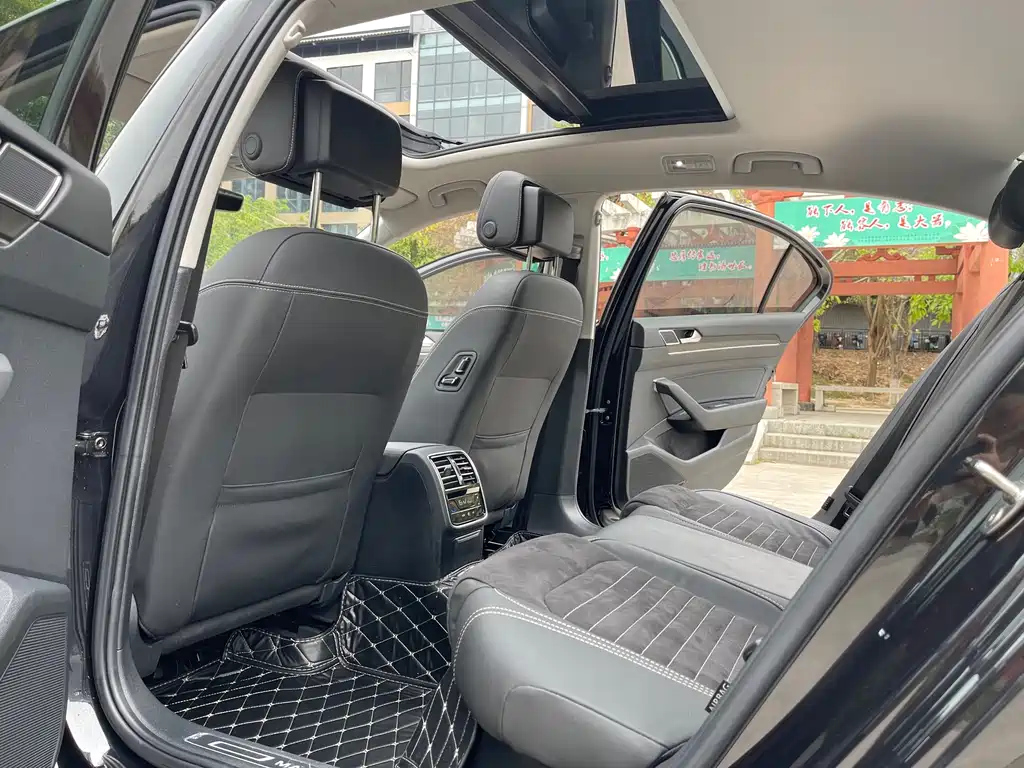 VOLKSWAGEN MAGOTAN 2021