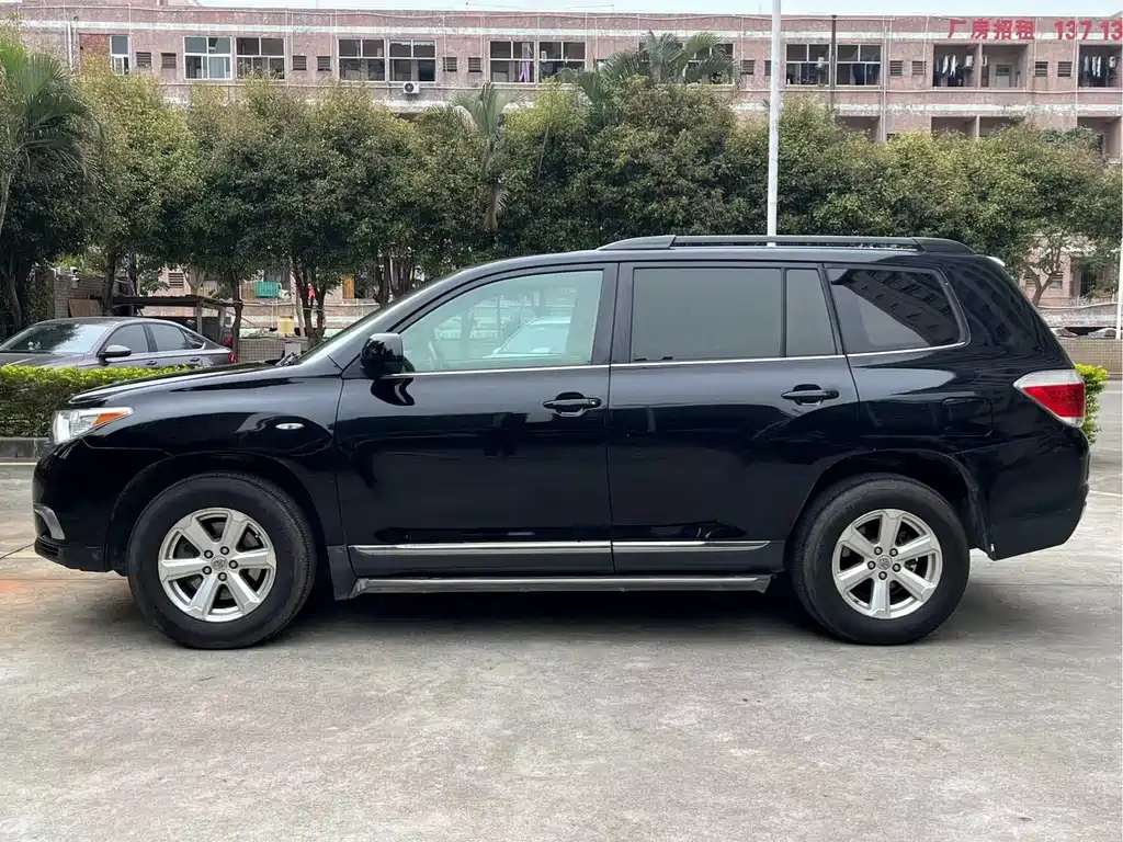 TOYOTA HIGHLANDER 2012