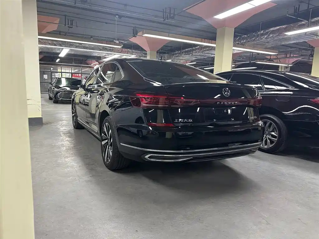 VOLKSWAGEN PASSAT 2021