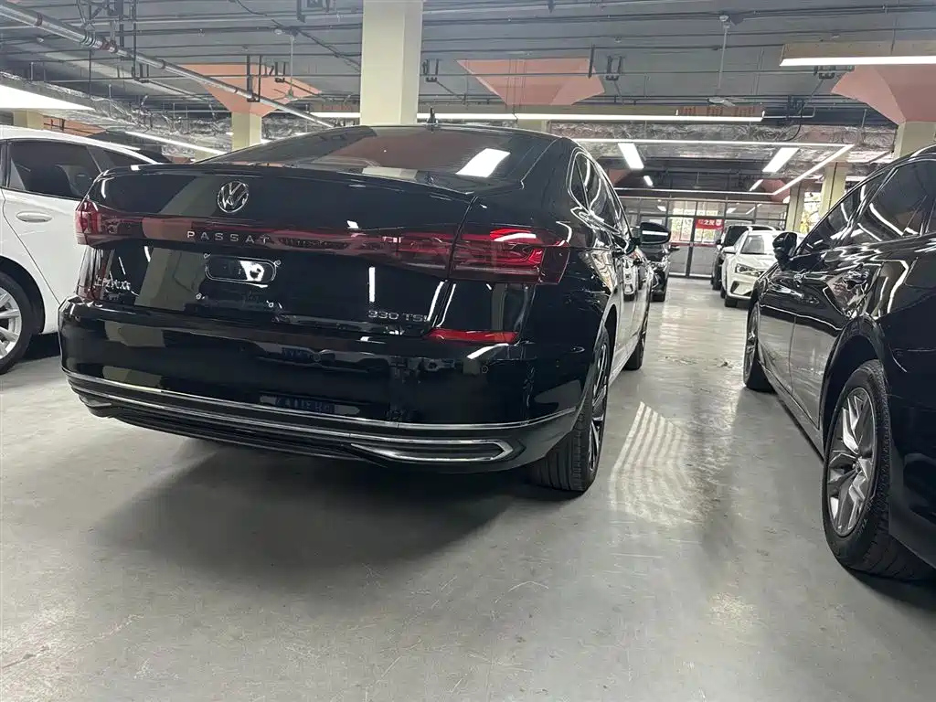 VOLKSWAGEN PASSAT 2021