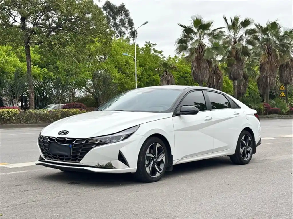HYUNDAI ELANTRA 2022