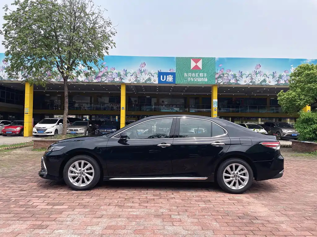 TOYOTA CAMRY 2024