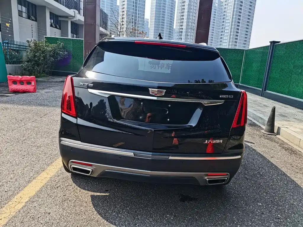 CADILLAC XT5 2021