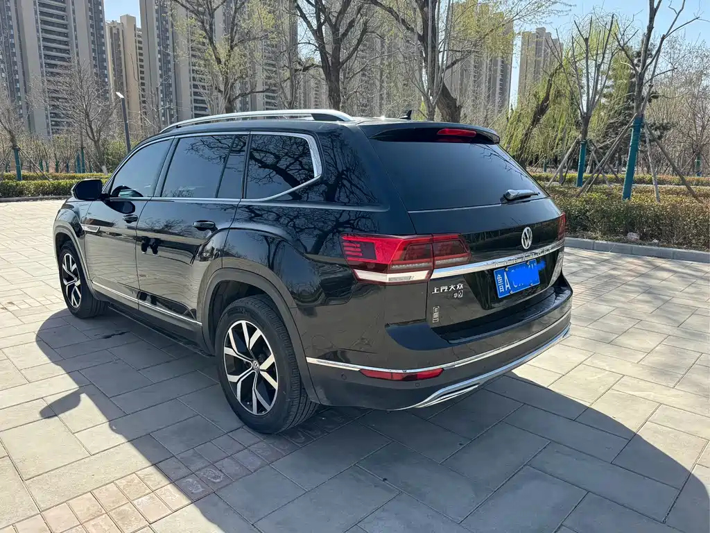 VOLKSWAGEN TOURAN 2020