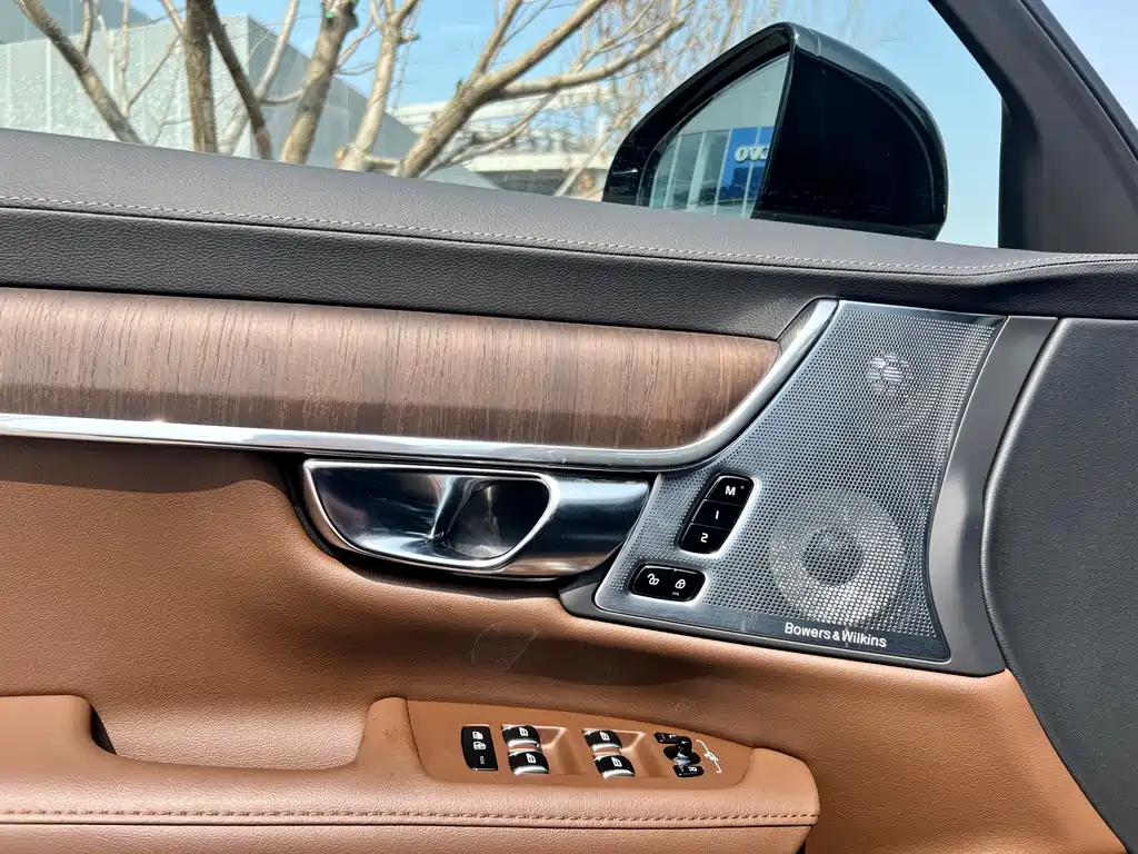 VOLVO S90 2024