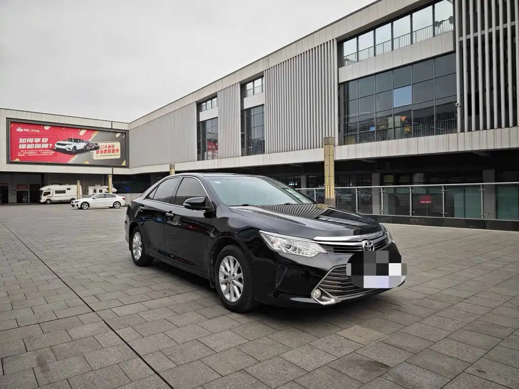 TOYOTA CAMRY 2016