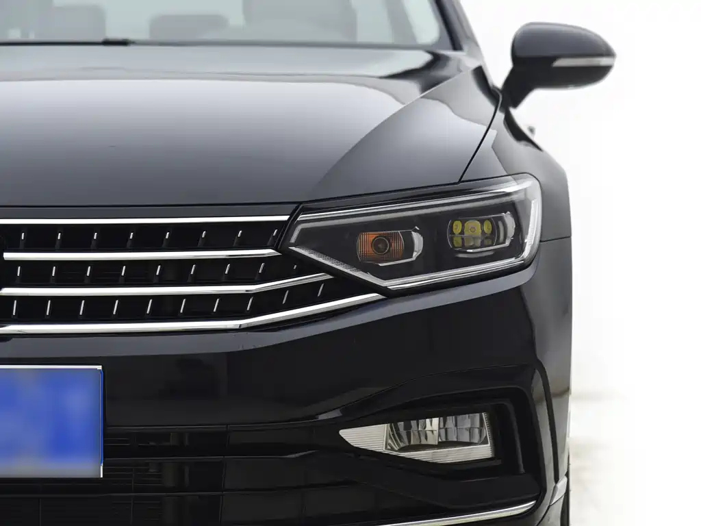 VOLKSWAGEN MAGOTAN 2023
