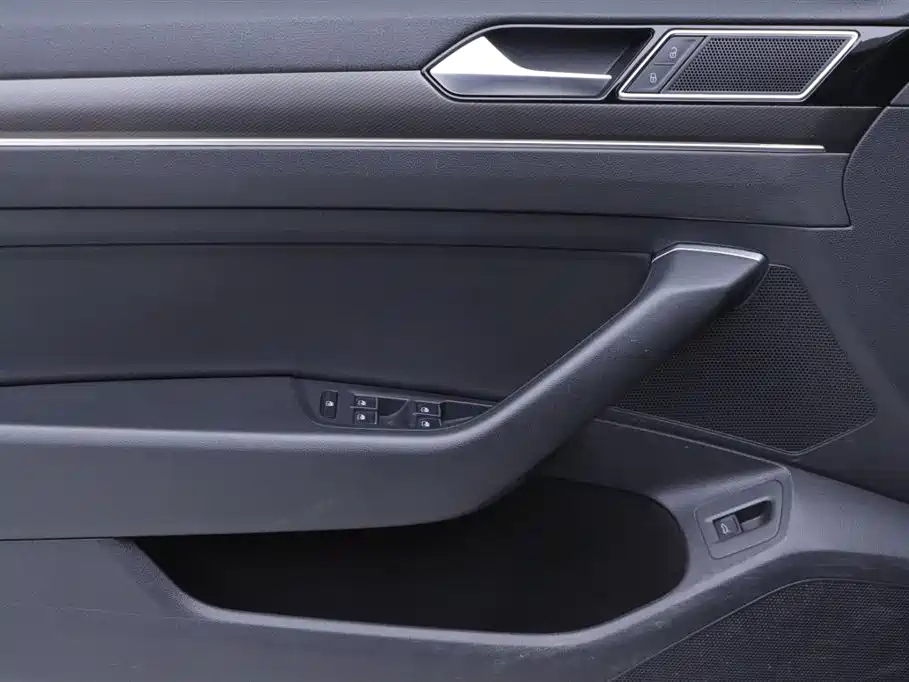VOLKSWAGEN MAGOTAN 2020