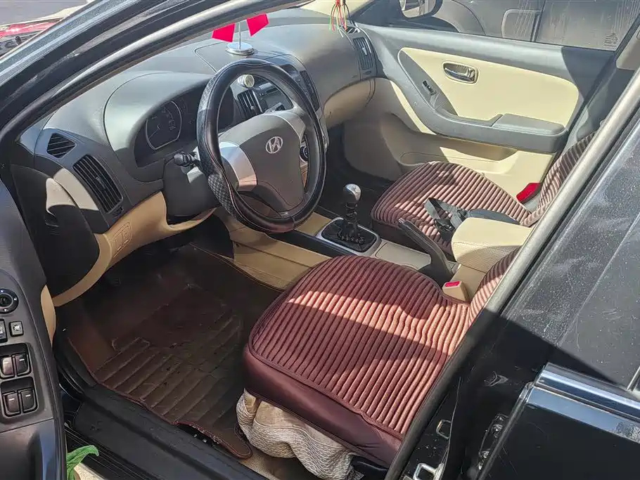 HYUNDAI CELESTA 2011