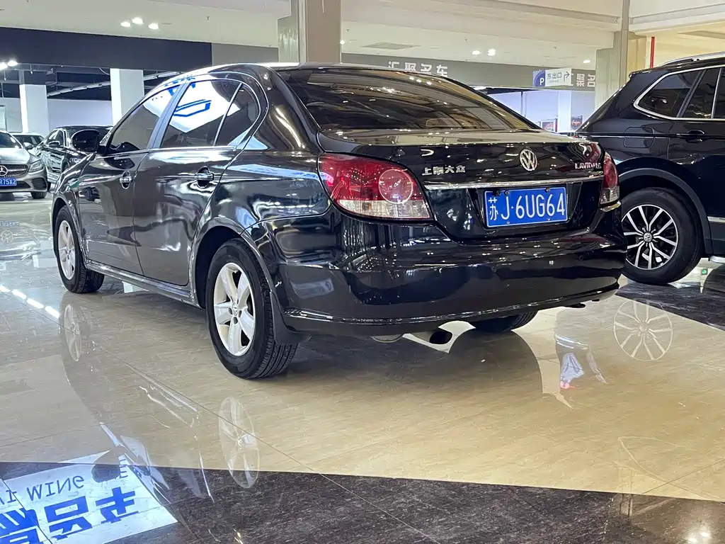 VOLKSWAGEN LAVIDA 2011