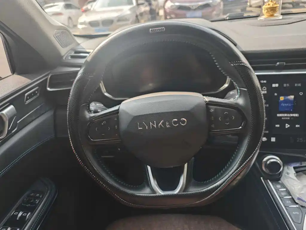 LYNK&CO 05 2021