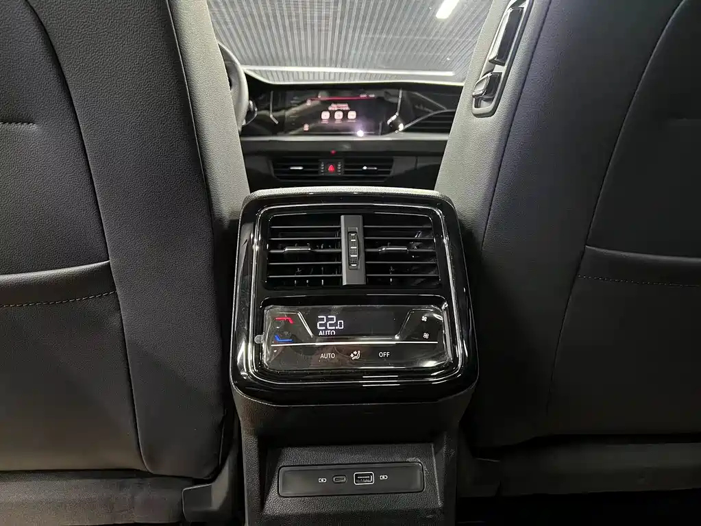 VOLKSWAGEN PASSAT 2022