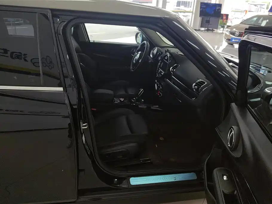 MINI CLUBMAN 2019