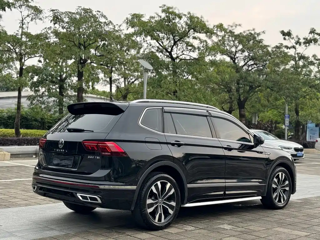 VOLKSWAGEN TIGUAN L 2023