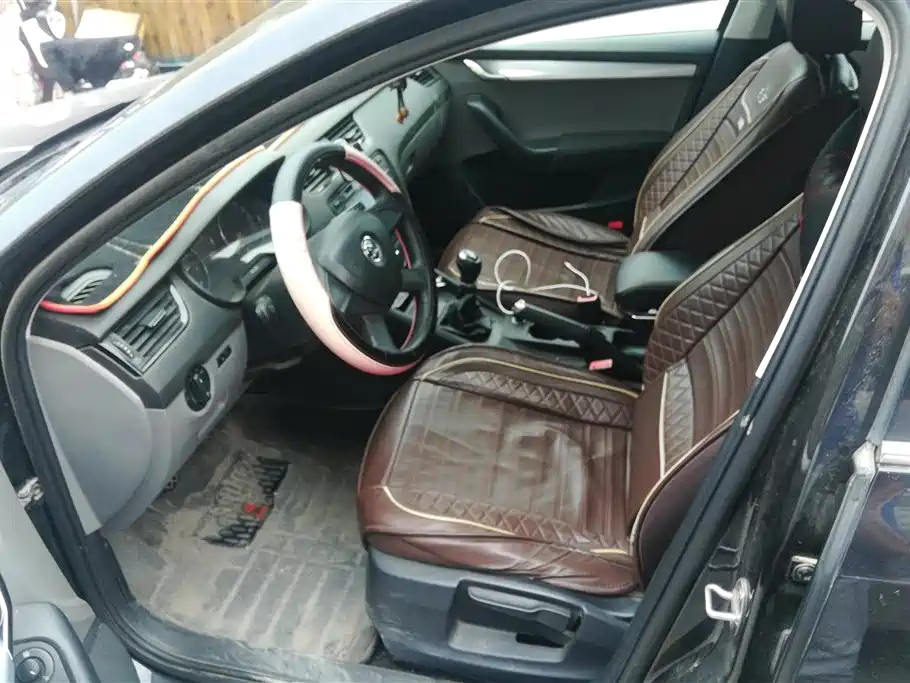 SKODA OCTAVIA 2015