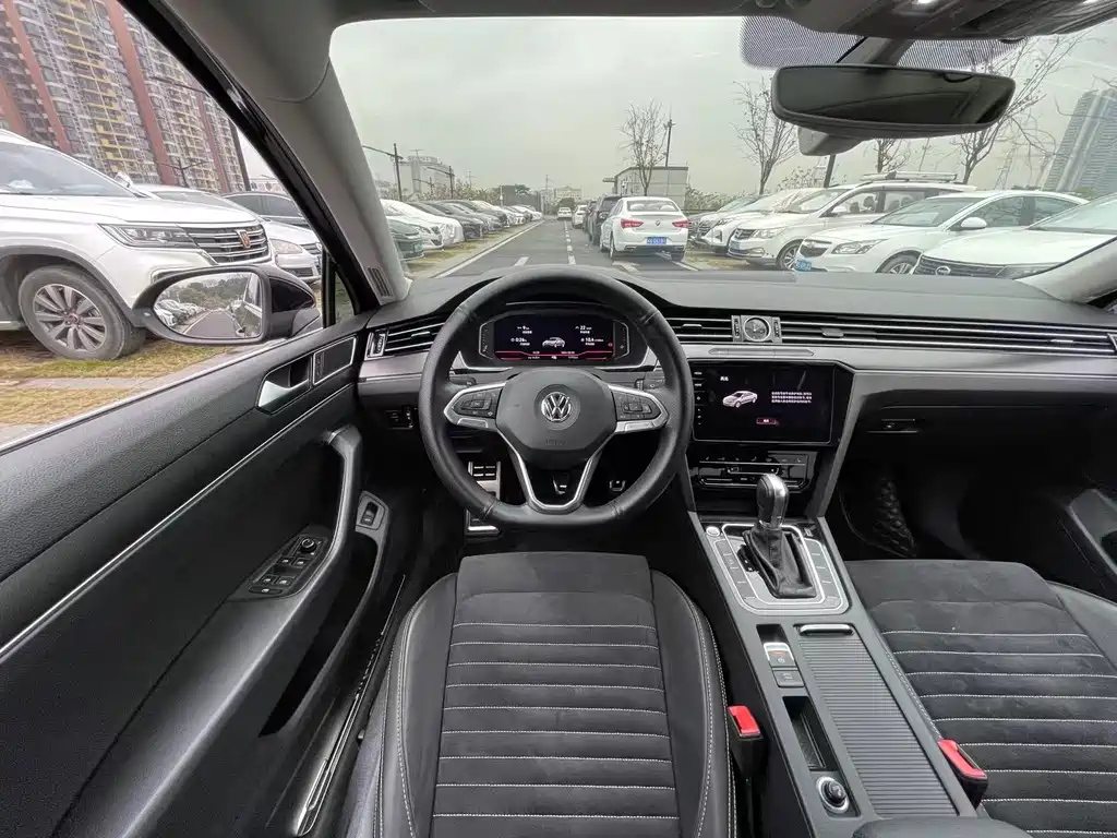 VOLKSWAGEN MAGOTAN 2020