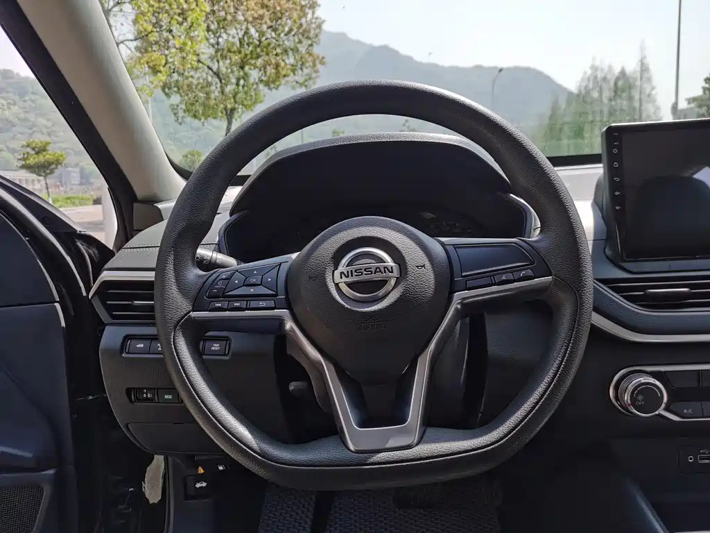 NISSAN TEANA 2021