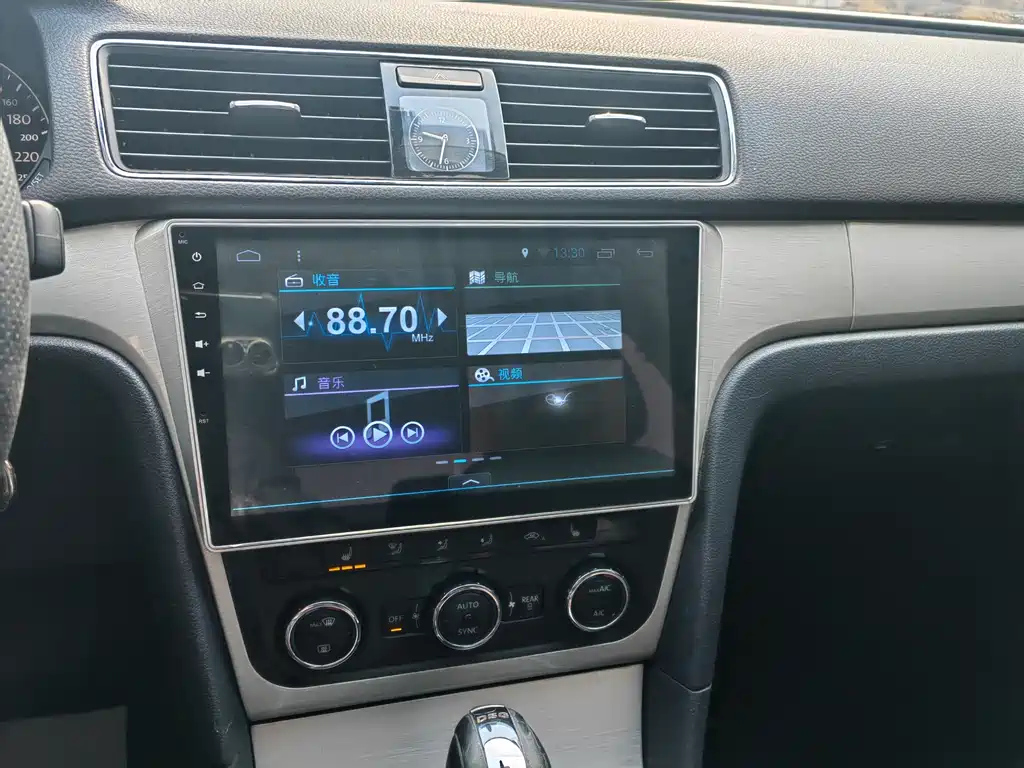 VOLKSWAGEN PASSAT 2016