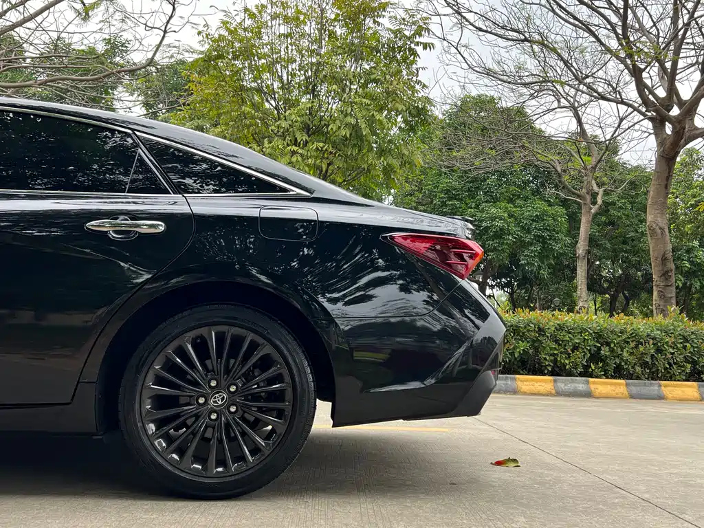 TOYOTA AVALON 2020
