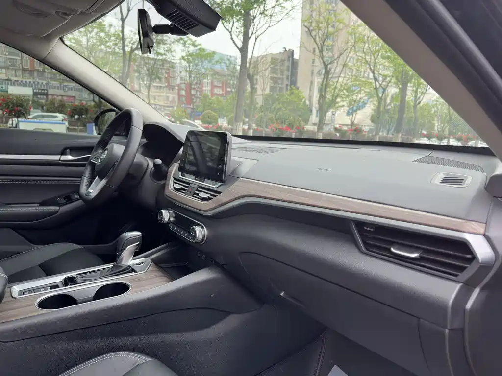 NISSAN TEANA 2022