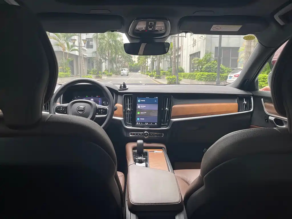 VOLVO S90 2022