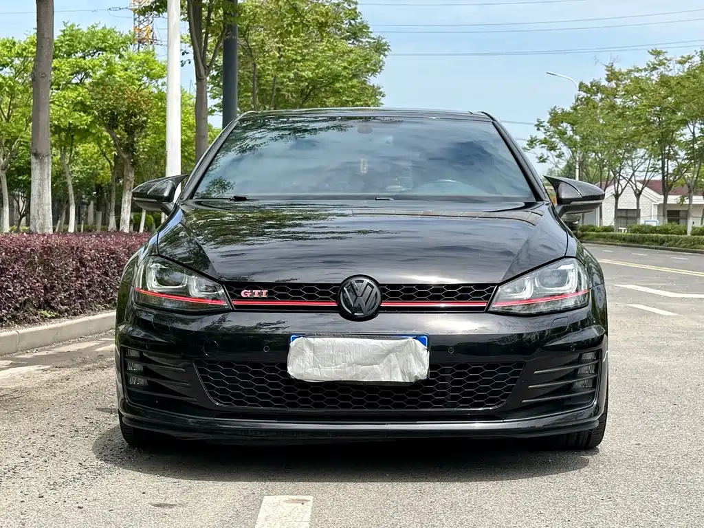 VOLKSWAGEN GOLF 2016
