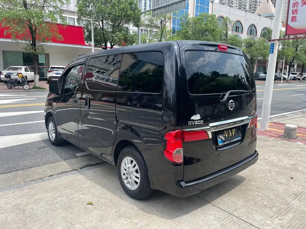 NISSAN NV200 2014