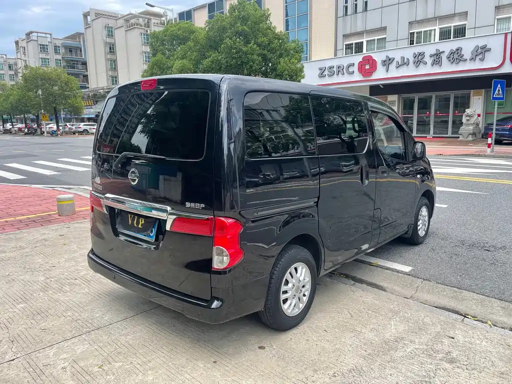 NISSAN NV200 2014
